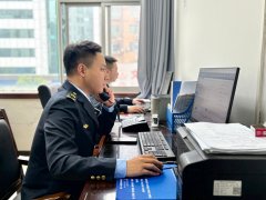 ”仁怀市市场监视办理局消费者权益股工做人员